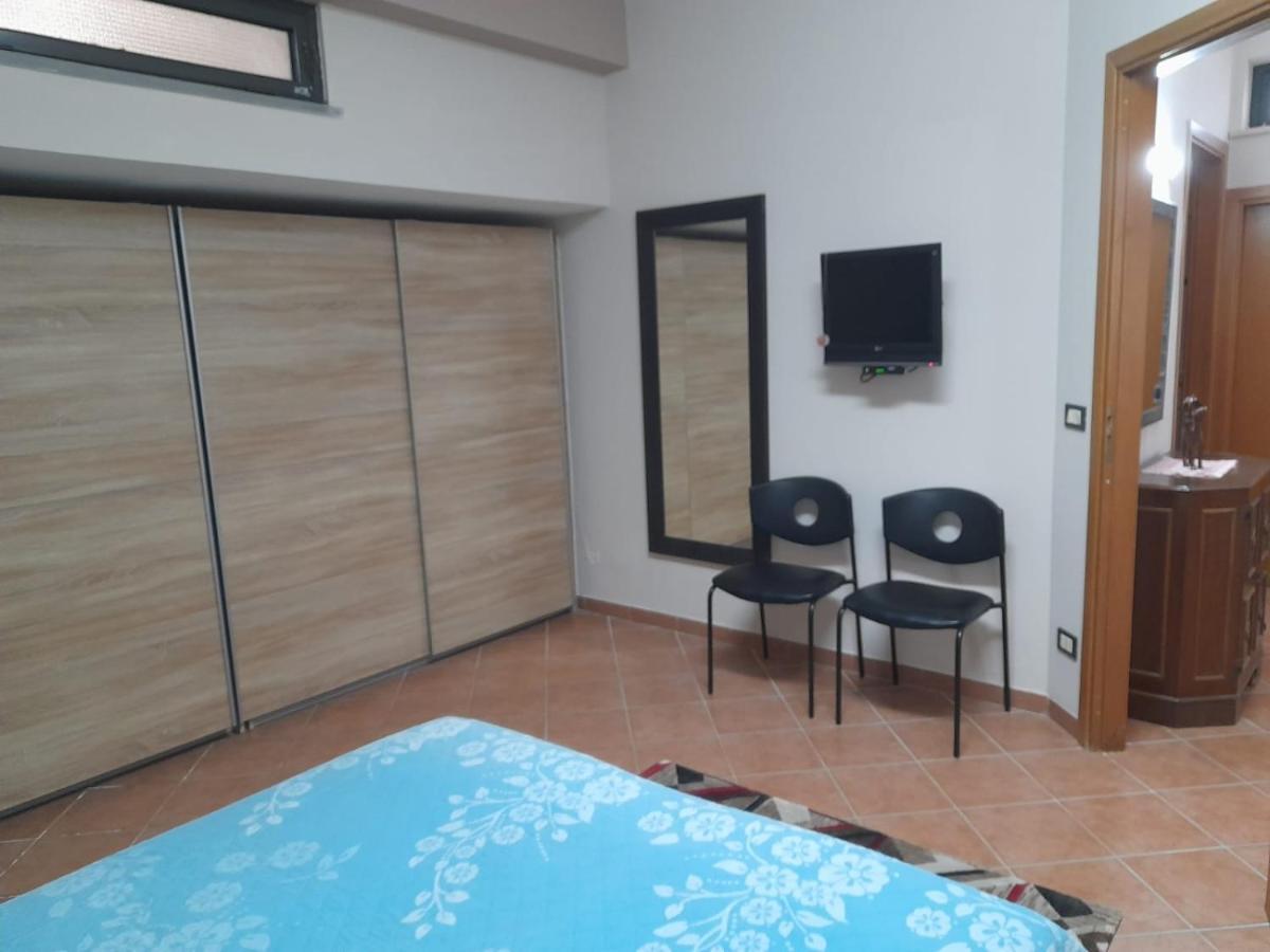Casa Vacanze A 2 Minuti Dal Mare 阿沃拉 外观 照片