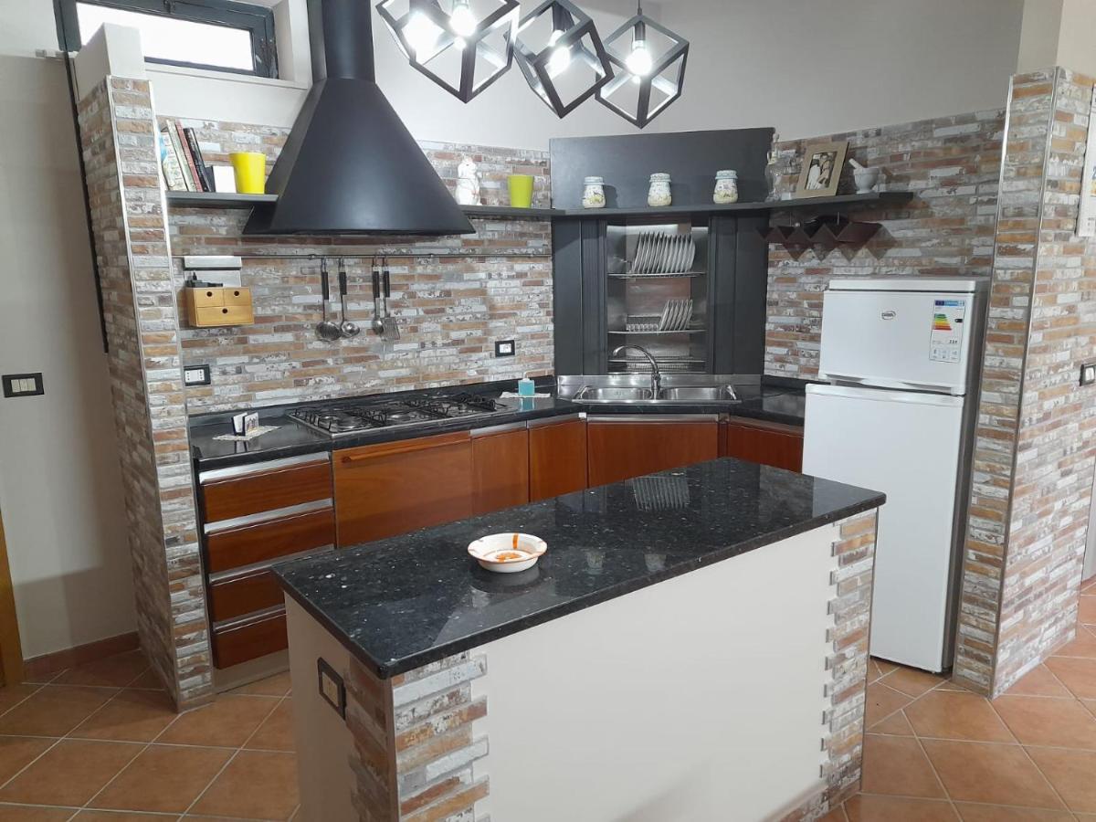 Casa Vacanze A 2 Minuti Dal Mare 阿沃拉 外观 照片